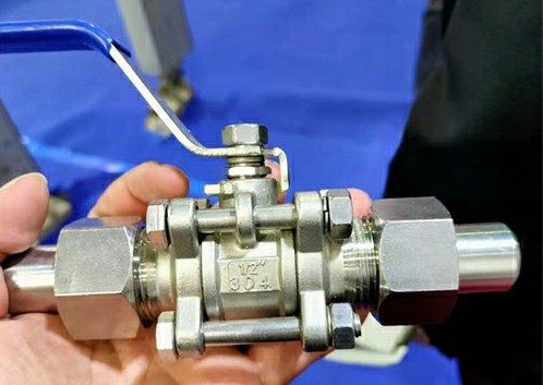 三片式外螺紋帶焊接管球閥 三片式外螺紋帶焊接管球閥